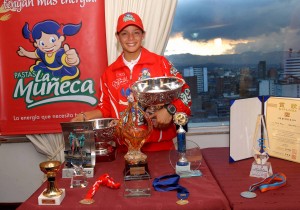 Cecilia y sus trofeos